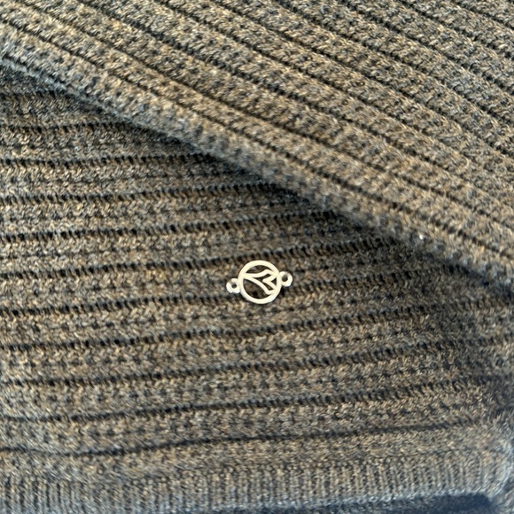 Diadora Luxe Cropped Olive Sweater NWT - Picture 4 of 5